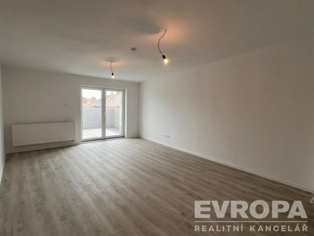 Prodej bytu 1+kk, Žirovnice, Havlíčkovo náměstí, 54 m2