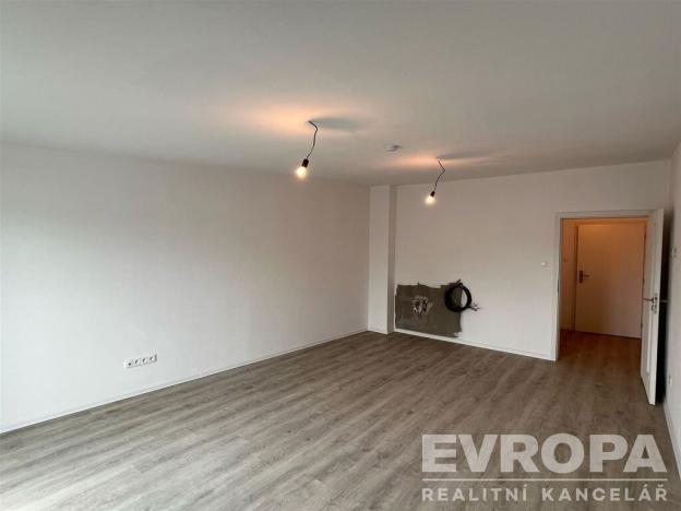 Prodej bytu 1+kk, Žirovnice, Havlíčkovo náměstí, 54 m2