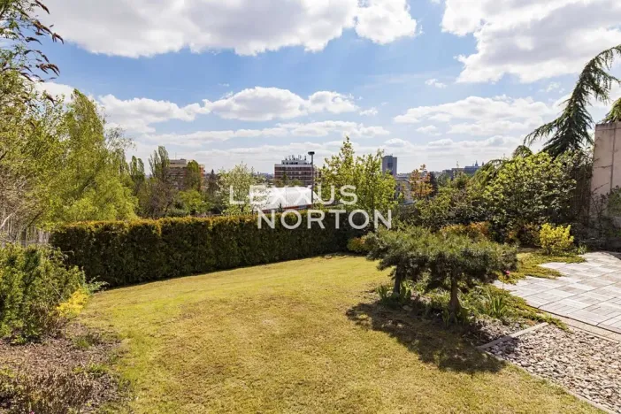 Pronájem rodinného domu, Praha - Dejvice, Štiplova, 219 m2