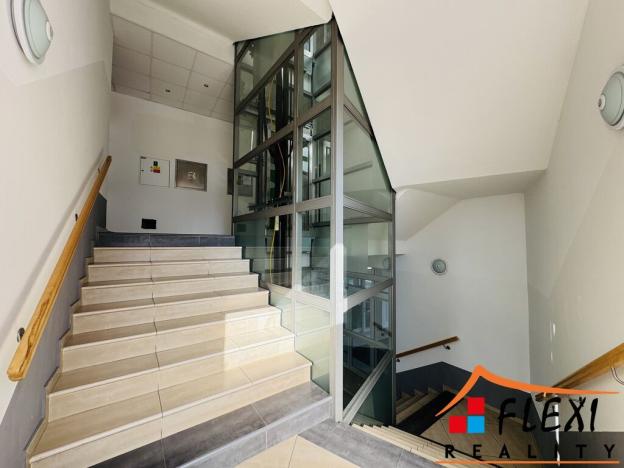 Pronájem kanceláře, Ostrava, 28. října, 390 m2