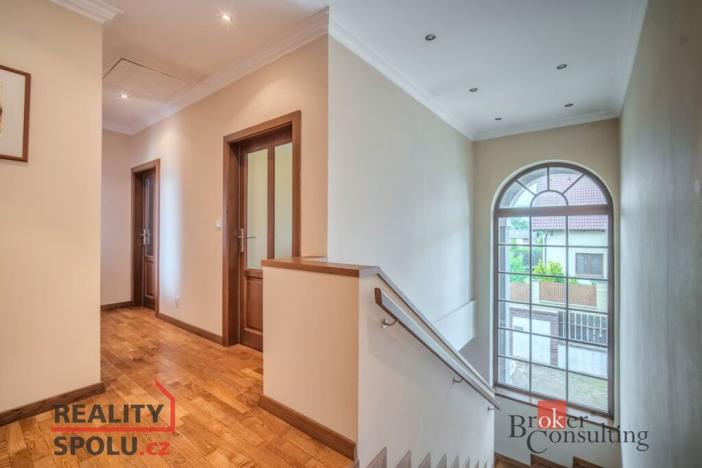 Prodej rodinného domu, Praha - Horní Počernice, Zárybnická, 307 m2