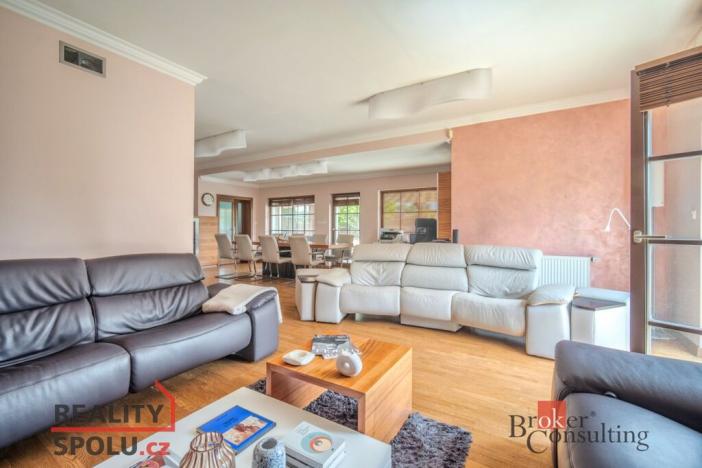 Prodej rodinného domu, Praha - Horní Počernice, Zárybnická, 307 m2