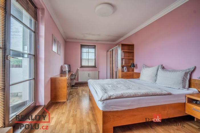 Prodej rodinného domu, Praha - Horní Počernice, Zárybnická, 307 m2