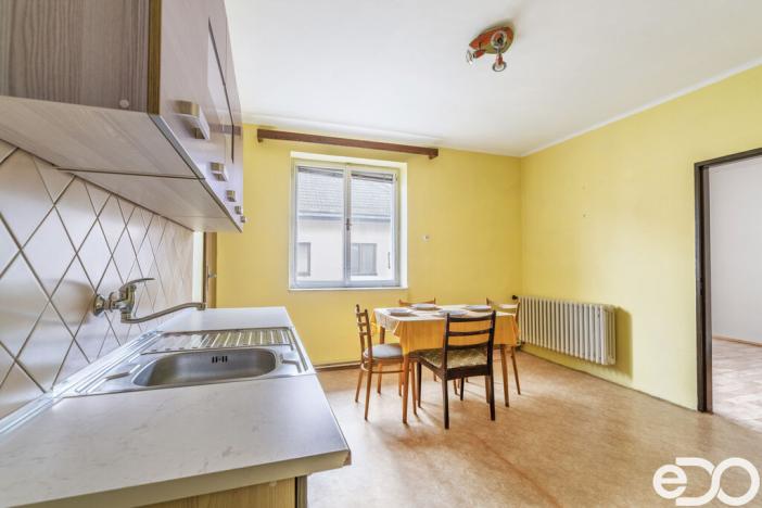 Prodej bytu 2+1, Skřivany, Nádražní, 60 m2