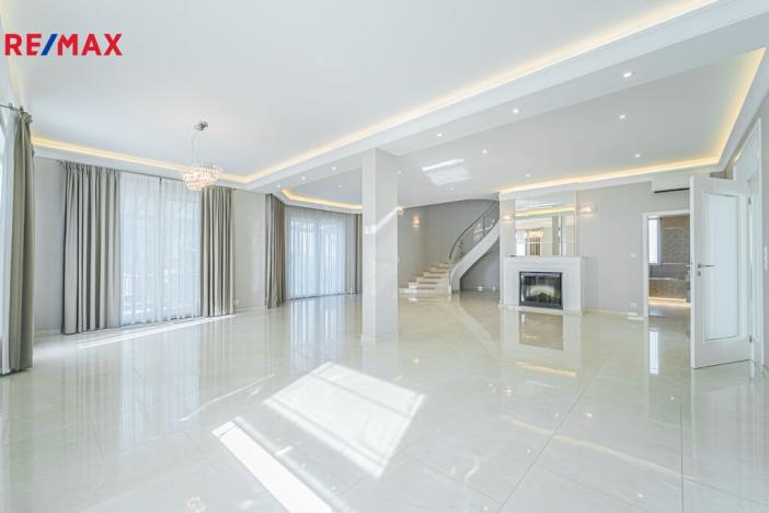 Prodej rodinného domu, Šestajovice, Myslivečkova, 389 m2