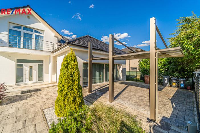 Prodej rodinného domu, Šestajovice, Myslivečkova, 389 m2