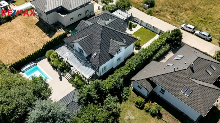 Prodej rodinného domu, Šestajovice, Myslivečkova, 389 m2