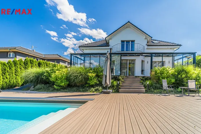 Prodej rodinného domu, Šestajovice, Myslivečkova, 389 m2