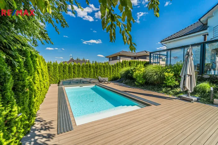 Prodej rodinného domu, Šestajovice, Myslivečkova, 389 m2