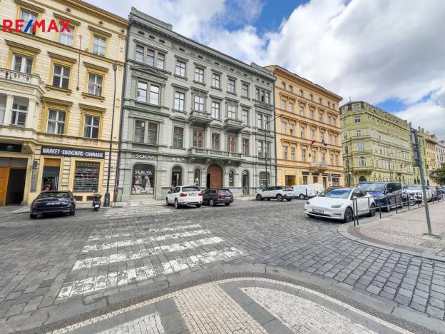 Pronájem garážového stání, Praha - Nové Město, Senovážné náměstí, 10 m2