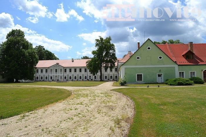 Prodej historického objektu, Hatín - Jemčina, 2500 m2