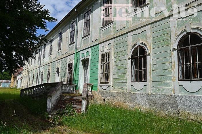 Prodej historického objektu, Hatín - Jemčina, 2500 m2