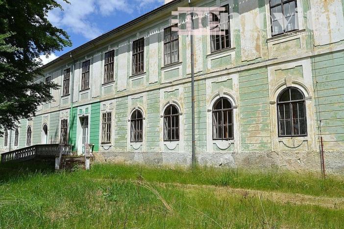 Prodej historického objektu, Hatín - Jemčina, 2500 m2