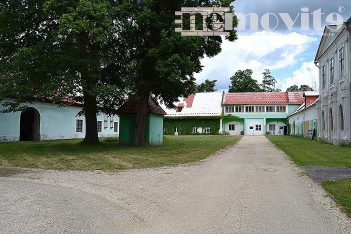 Prodej historického objektu, Hatín - Jemčina, 2500 m2