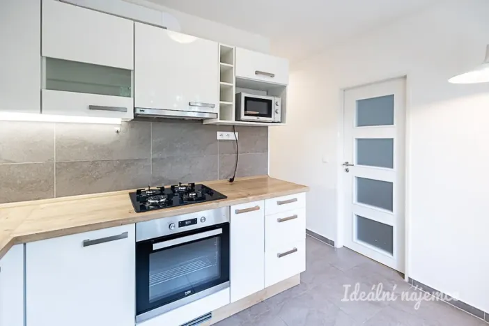 Pronájem bytu 2+1, Praha - Hloubětín, Zelenečská, 54 m2