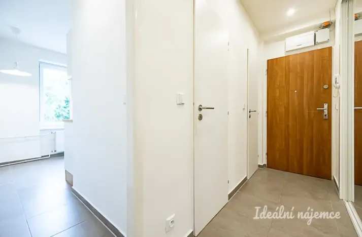 Pronájem bytu 2+1, Praha - Hloubětín, Zelenečská, 54 m2