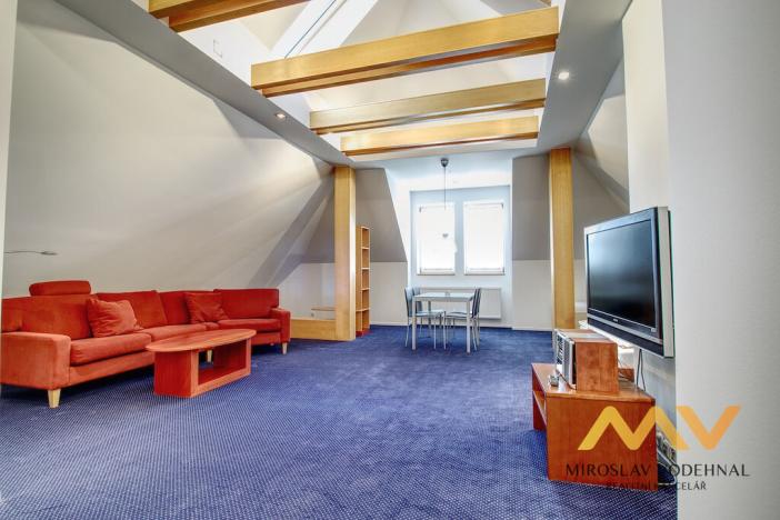 Pronájem bytu 1+kk, Hradec Králové, Malé náměstí, 98 m2