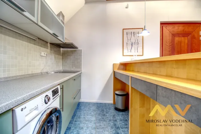 Pronájem bytu 1+kk, Hradec Králové, Malé náměstí, 98 m2