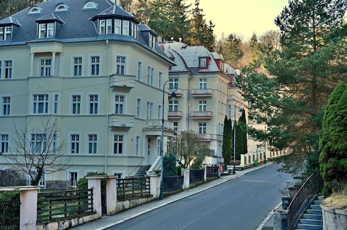 Prodej komerčního pozemku, Karlovy Vary, Křižíkova, 468 m2