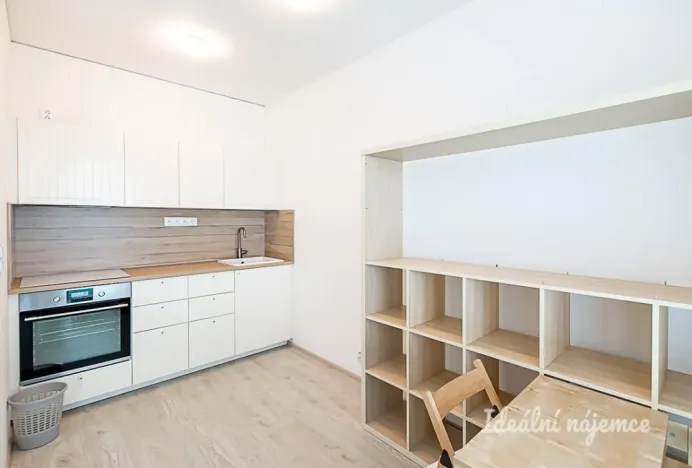 Pronájem bytu 1+kk, Praha - Letňany, Chlebovická, 33 m2