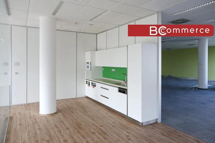 Pronájem kanceláře, Brno, 600 m2