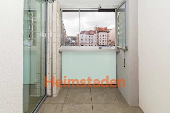 Pronájem bytu 1+kk, Praha - Holešovice, Vrbenského, 39 m2