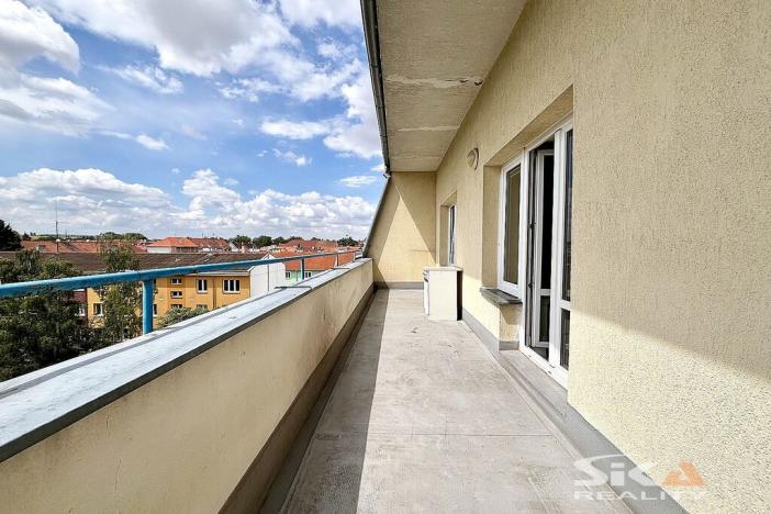 Prodej bytu 2+1, Louny, Tyršovo nám., 60 m2