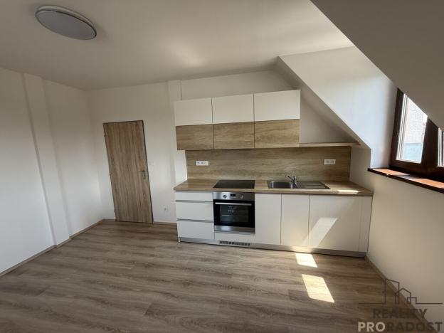 Pronájem bytu 2+kk, Břeclav, Na Valtické, 55 m2