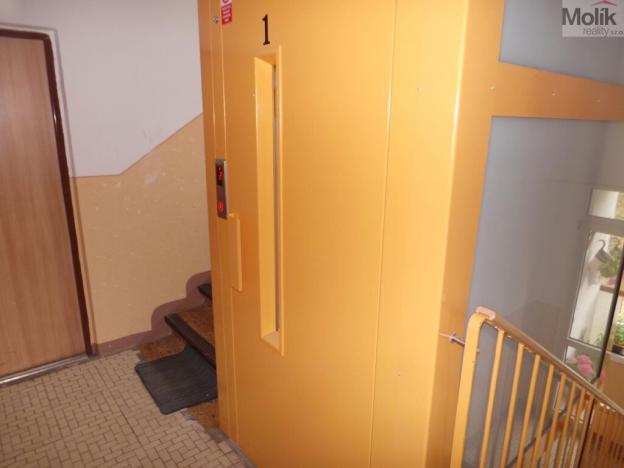 Prodej bytu 2+1, Chomutov, 17. listopadu, 62 m2