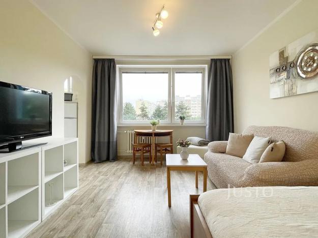 Pronájem bytu 1+kk, Praha - Háje, Květnového vítězství, 31 m2