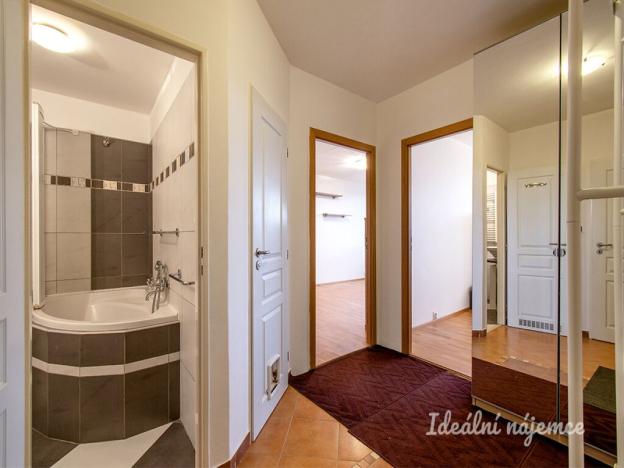 Pronájem bytu 3+kk, Praha - Petrovice, Rezlerova, 65 m2