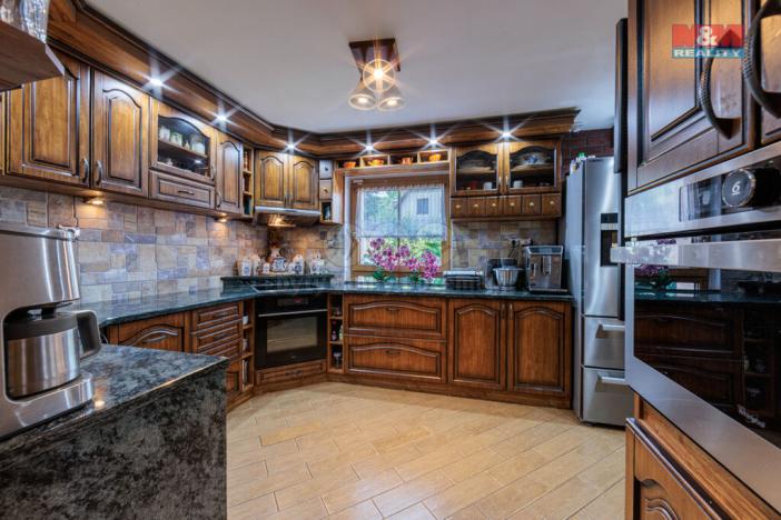 Prodej rodinného domu, Karlovy Vary - Stará Role, Nové domky, 152 m2