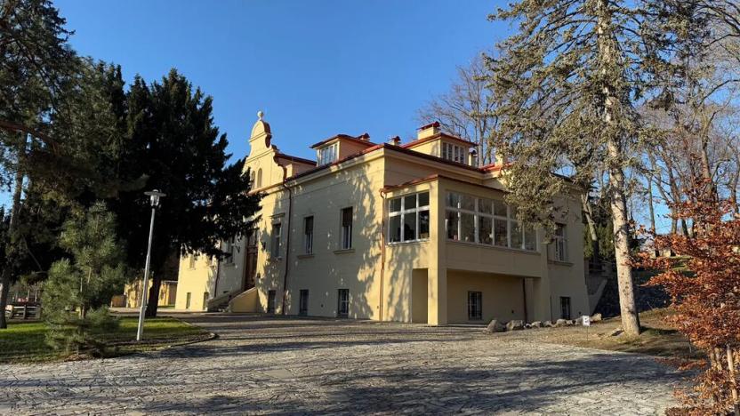 Pronájem kanceláře, Praha - Libeň, Zvonařovská, 177 m2