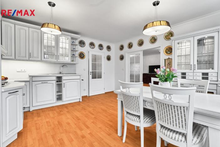 Prodej bytu 3+1, Karlovy Vary, Raisova, 118 m2