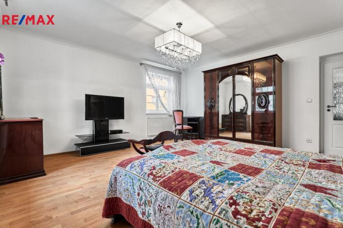 Prodej bytu 3+1, Karlovy Vary, Raisova, 118 m2