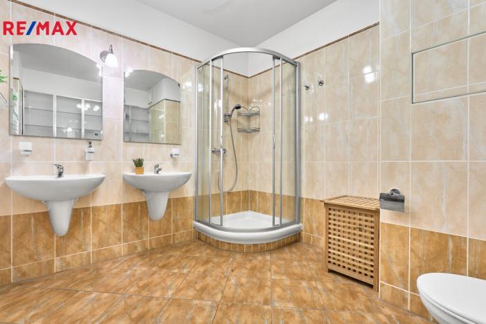 Prodej bytu 3+1, Karlovy Vary, Raisova, 118 m2