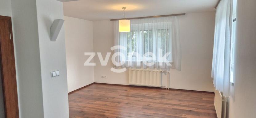 Pronájem bytu 2+1, Zlín - Kostelec, Lešenská, 78 m2