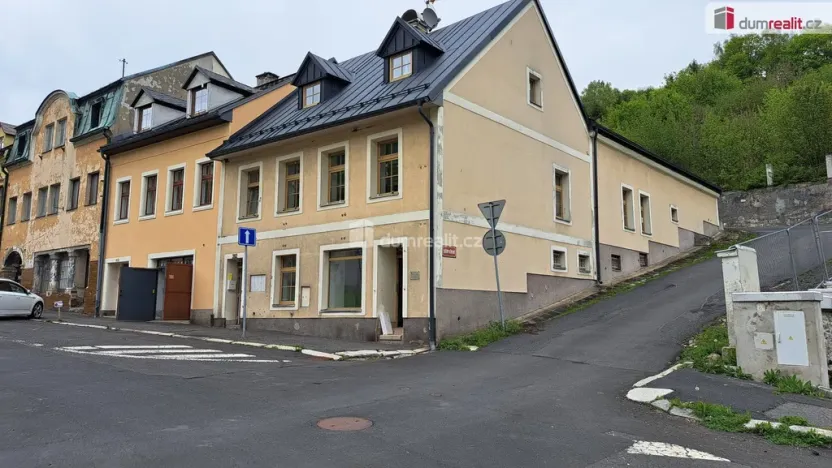 Pronájem obchodního prostoru, Jáchymov, náměstí Republiky, 150 m2