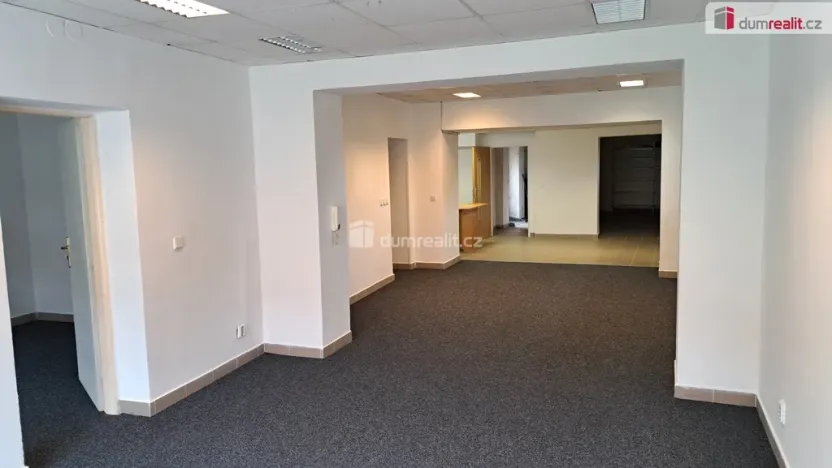 Pronájem obchodního prostoru, Jáchymov, náměstí Republiky, 150 m2