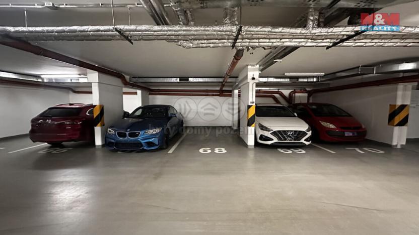 Prodej garážového stání, Praha, Názovská, 18 m2