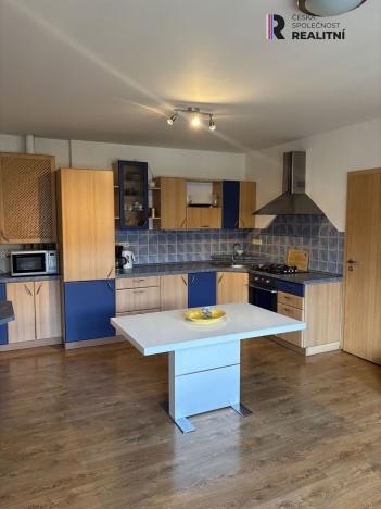 Prodej bytu 3+1, Karlovy Vary, 75 m2