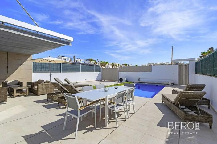 Prodej rodinného domu, Guardamar del Segura, Španělsko, 104 m2