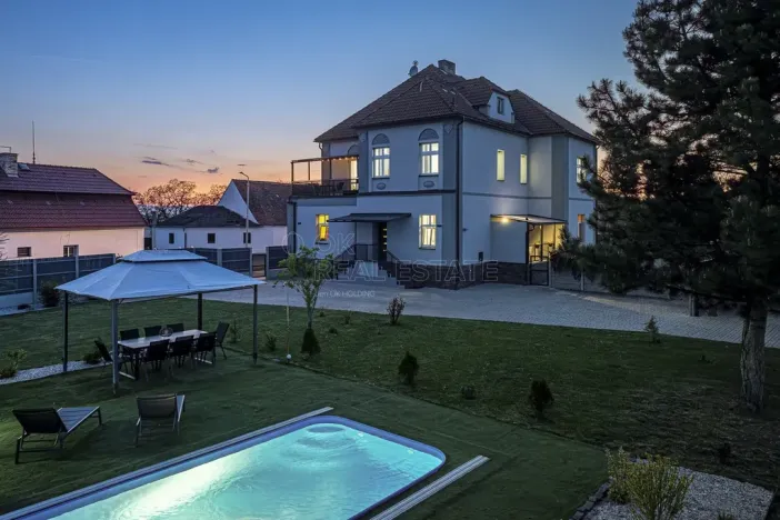 Prodej rodinného domu, Žatec - Záhoří, 382 m2