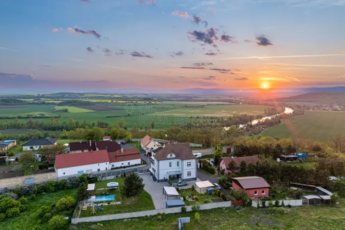 Prodej rodinného domu, Žatec - Záhoří, 382 m2