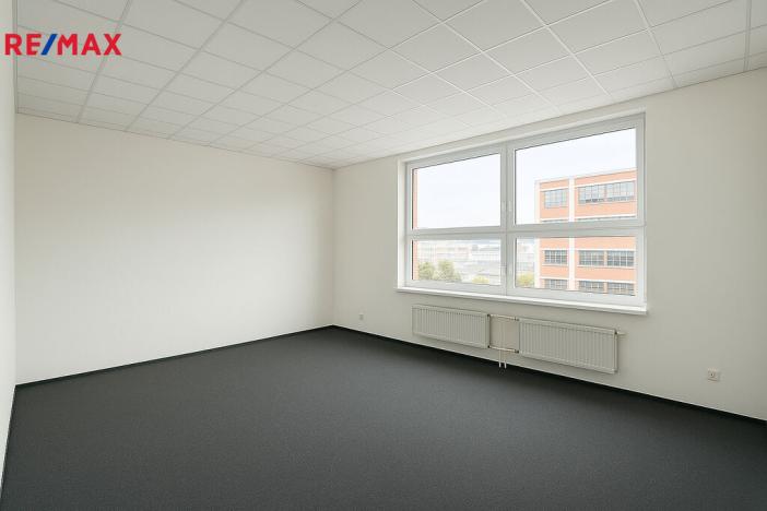 Pronájem kanceláře, Zlín, Vavrečkova, 91 m2