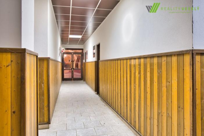 Prodej obchodního prostoru, Tvarožná Lhota, 750 m2