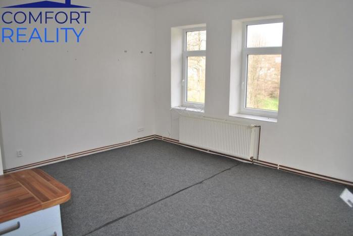 Prodej kanceláře, Loužnice, 561 m2