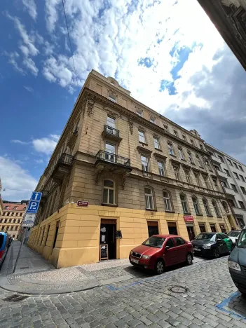 Prodej bytu 2+1, Praha, Navrátilova, 63 m2