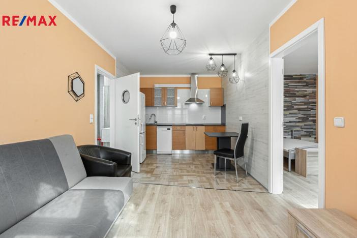 Prodej bytu 2+kk, Karlovy Vary - Bohatice, Jáchymovská, 48 m2
