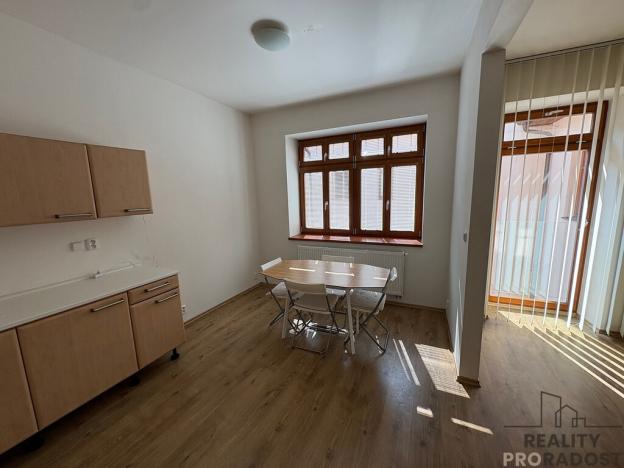 Pronájem bytu 2+kk, Olomouc, Ostružnická, 76 m2